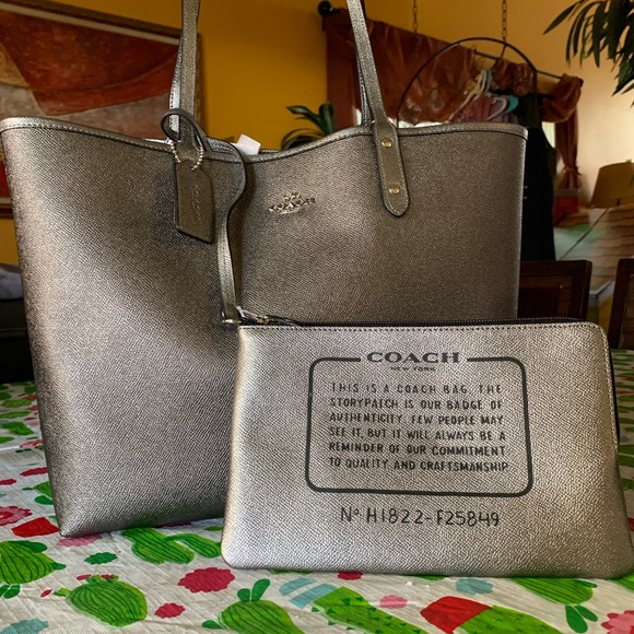 ‼️SOLD‼️RARE COACH REVERSIBLE BLK/SILVER SET BNWT - Picture 3 of 16